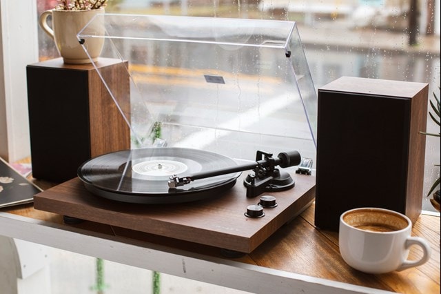 Crosley C62 Shelf System Turntable with Speakers Wallnut – Refurbished