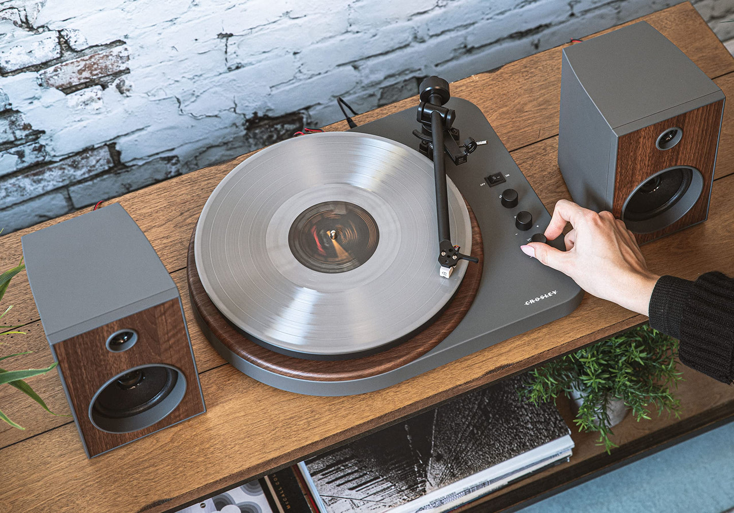 Crosley T160 Shelf System Turntable – Refurbished
